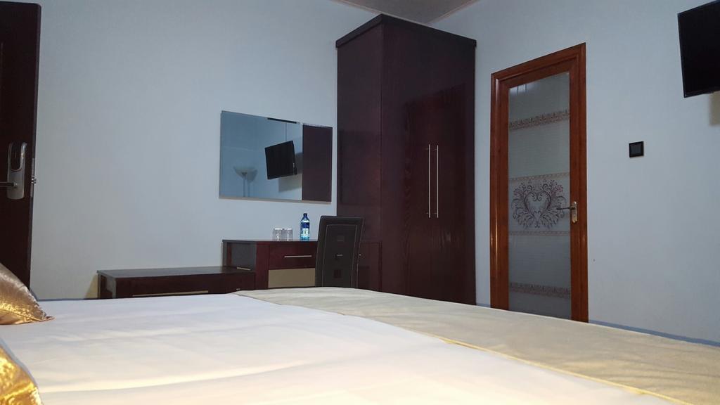 White City Inn Габороне Екстер'єр фото
