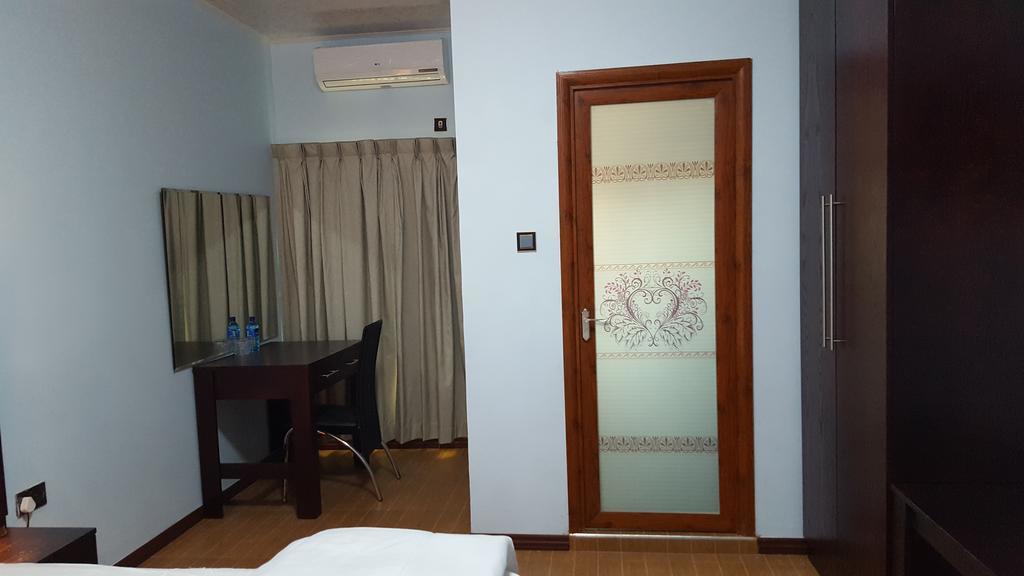 White City Inn Габороне Екстер'єр фото