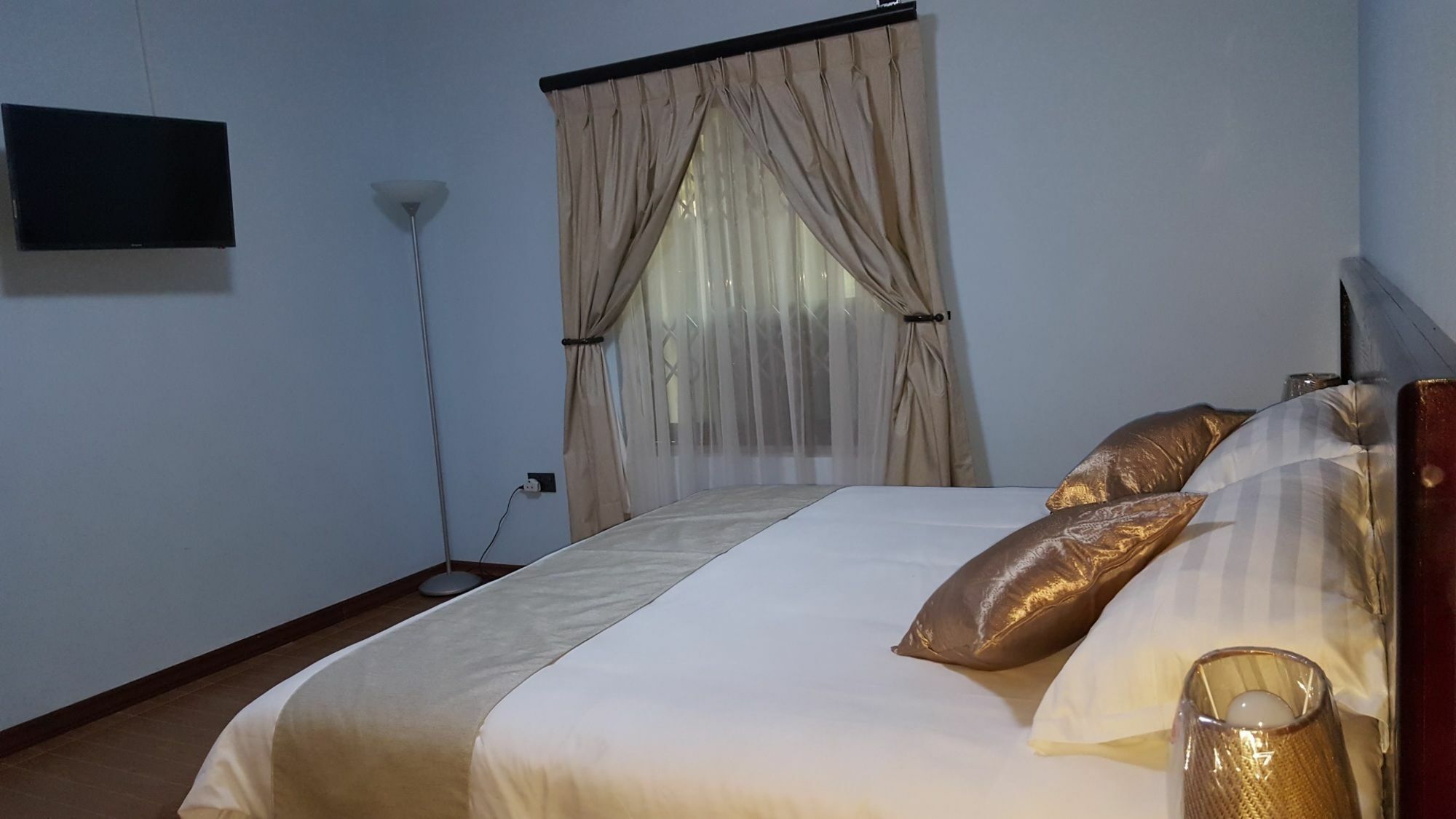 White City Inn Габороне Екстер'єр фото