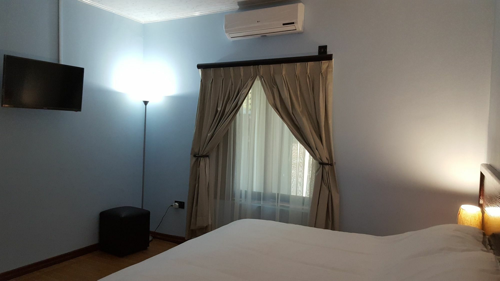 White City Inn Габороне Екстер'єр фото